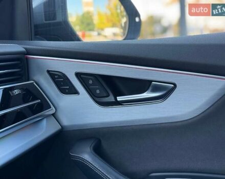 Серый Ауди Q8, объемом двигателя 2.97 л и пробегом 255 тыс. км за 46990 $, фото 25 на Automoto.ua