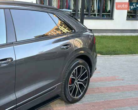 Серый Ауди Q8, объемом двигателя 3 л и пробегом 155 тыс. км за 63000 $, фото 15 на Automoto.ua