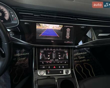 Серый Ауди Q8, объемом двигателя 3 л и пробегом 194 тыс. км за 45900 $, фото 70 на Automoto.ua