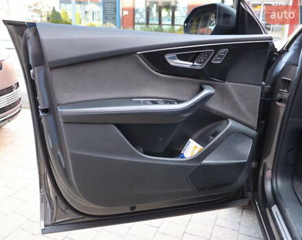 Серый Ауди Q8, объемом двигателя 3 л и пробегом 144 тыс. км за 54900 $, фото 12 на Automoto.ua