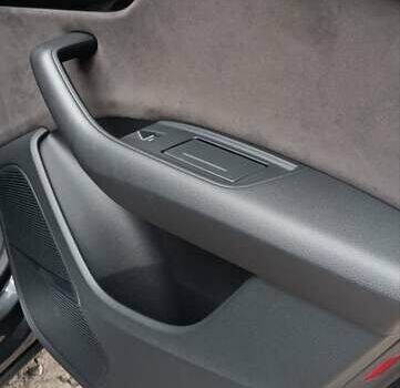 Серый Ауди Q8, объемом двигателя 2.97 л и пробегом 319 тыс. км за 46000 $, фото 25 на Automoto.ua