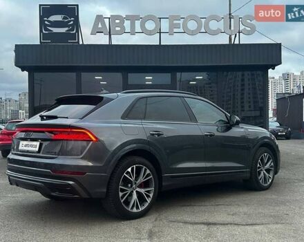 Серый Ауди Q8, объемом двигателя 3 л и пробегом 220 тыс. км за 53990 $, фото 5 на Automoto.ua