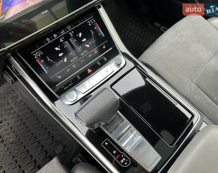 Серый Ауди Q8, объемом двигателя 3 л и пробегом 179 тыс. км за 51000 $, фото 10 на Automoto.ua