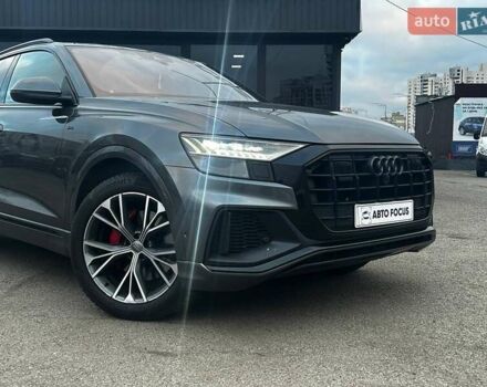 Серый Ауди Q8, объемом двигателя 3 л и пробегом 220 тыс. км за 53990 $, фото 2 на Automoto.ua