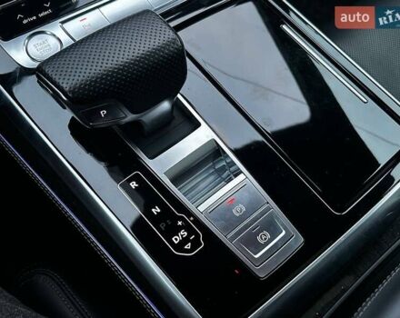 Серый Ауди Q8, объемом двигателя 3 л и пробегом 220 тыс. км за 53990 $, фото 24 на Automoto.ua