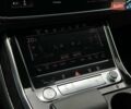 Серый Ауди Q8, объемом двигателя 3 л и пробегом 122 тыс. км за 56500 $, фото 50 на Automoto.ua