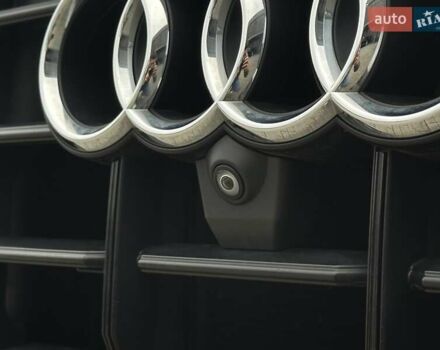 Серый Ауди Q8, объемом двигателя 3 л и пробегом 122 тыс. км за 56500 $, фото 4 на Automoto.ua