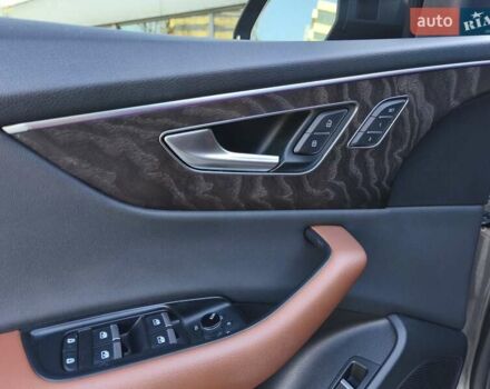 Серый Ауди Q8, объемом двигателя 3 л и пробегом 164 тыс. км за 47500 $, фото 12 на Automoto.ua