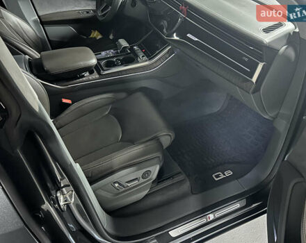 Сірий Ауді Q8, об'ємом двигуна 3 л та пробігом 160 тис. км за 52000 $, фото 12 на Automoto.ua
