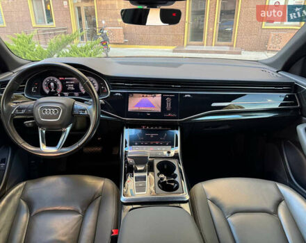 Серый Ауди Q8, объемом двигателя 3 л и пробегом 150 тыс. км за 40900 $, фото 25 на Automoto.ua