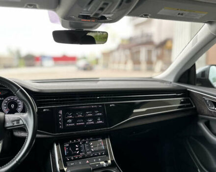 Сірий Ауді Q8, об'ємом двигуна 3 л та пробігом 92 тис. км за 56000 $, фото 16 на Automoto.ua