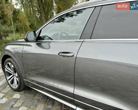Серый Ауди Q8, объемом двигателя 3 л и пробегом 125 тыс. км за 48999 $, фото 164 на Automoto.ua