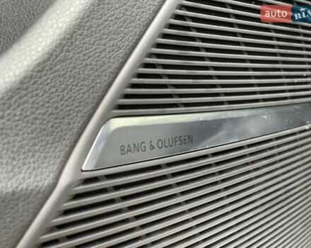 Сірий Ауді Q8, об'ємом двигуна 3 л та пробігом 139 тис. км за 44000 $, фото 25 на Automoto.ua