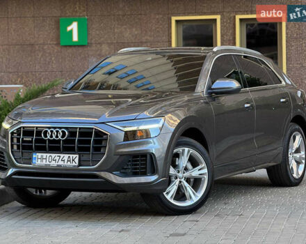 Серый Ауди Q8, объемом двигателя 3 л и пробегом 150 тыс. км за 40900 $, фото 2 на Automoto.ua
