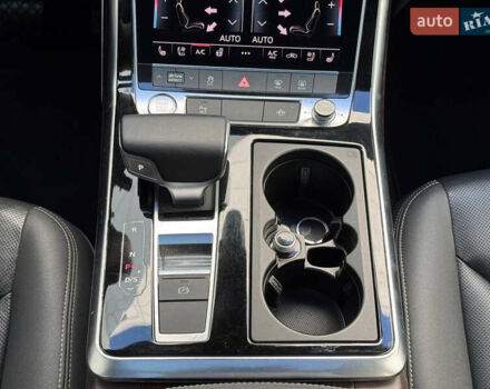 Серый Ауди Q8, объемом двигателя 3 л и пробегом 103 тыс. км за 46500 $, фото 45 на Automoto.ua