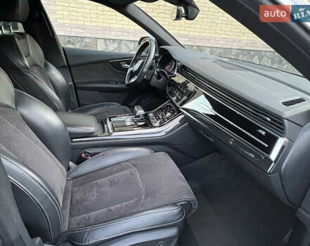 Серый Ауди Q8, объемом двигателя 2.97 л и пробегом 164 тыс. км за 57555 $, фото 11 на Automoto.ua