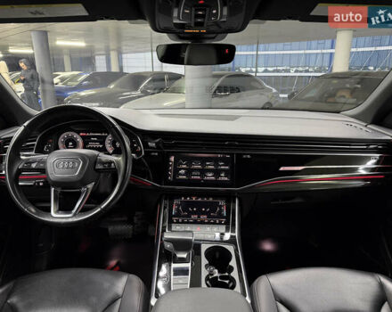 Серый Ауди Q8, объемом двигателя 3 л и пробегом 74 тыс. км за 54500 $, фото 24 на Automoto.ua