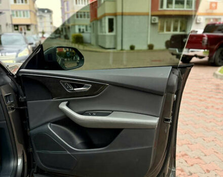 Сірий Ауді Q8, об'ємом двигуна 3 л та пробігом 64 тис. км за 54990 $, фото 27 на Automoto.ua
