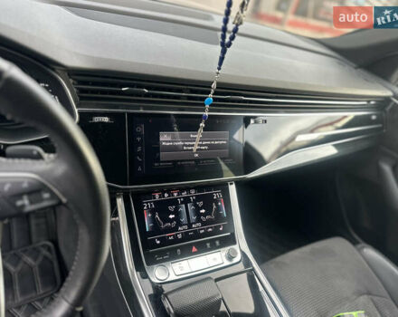 Сірий Ауді Q8, об'ємом двигуна 2.97 л та пробігом 130 тис. км за 65000 $, фото 8 на Automoto.ua