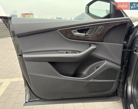 Серый Ауди Q8, объемом двигателя 3 л и пробегом 127 тыс. км за 47999 $, фото 30 на Automoto.ua