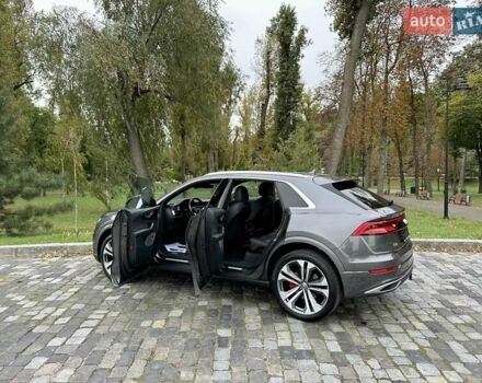Серый Ауди Q8, объемом двигателя 3 л и пробегом 125 тыс. км за 48999 $, фото 166 на Automoto.ua