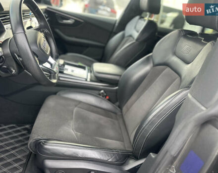 Сірий Ауді Q8, об'ємом двигуна 2.97 л та пробігом 130 тис. км за 65000 $, фото 7 на Automoto.ua