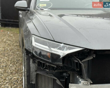 Сірий Ауді Q8, об'ємом двигуна 3 л та пробігом 84 тис. км за 34700 $, фото 5 на Automoto.ua