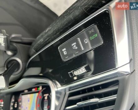 Сірий Ауді Q8, об'ємом двигуна 2.97 л та пробігом 78 тис. км за 65099 $, фото 45 на Automoto.ua