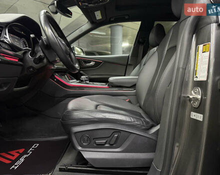 Серый Ауди Q8, объемом двигателя 3 л и пробегом 74 тыс. км за 54500 $, фото 19 на Automoto.ua