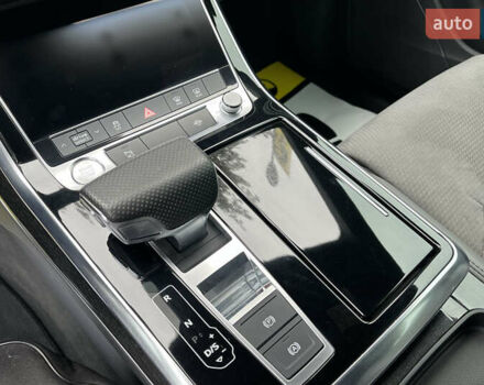 Сірий Ауді Q8, об'ємом двигуна 3 л та пробігом 85 тис. км за 55900 $, фото 17 на Automoto.ua