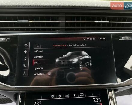 Серый Ауди Q8, объемом двигателя 3 л и пробегом 125 тыс. км за 48999 $, фото 56 на Automoto.ua