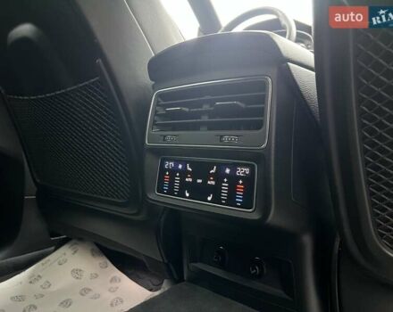 Сірий Ауді Q8, об'ємом двигуна 2.97 л та пробігом 78 тис. км за 65099 $, фото 30 на Automoto.ua