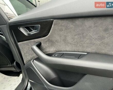 Сірий Ауді Q8, об'ємом двигуна 2.97 л та пробігом 78 тис. км за 65099 $, фото 32 на Automoto.ua