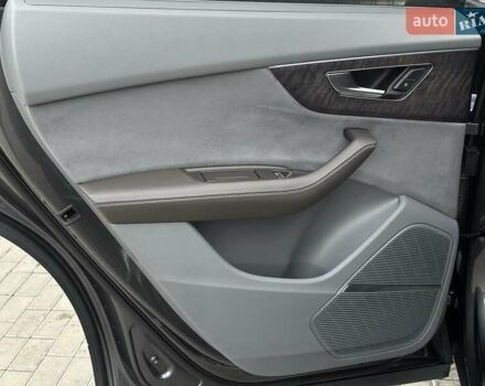 Серый Ауди Q8, объемом двигателя 3 л и пробегом 122 тыс. км за 56500 $, фото 23 на Automoto.ua