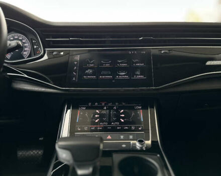 Серый Ауди Q8, объемом двигателя 3 л и пробегом 92 тыс. км за 55000 $, фото 18 на Automoto.ua