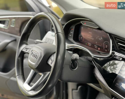 Сірий Ауді Q8, об'ємом двигуна 3 л та пробігом 139 тис. км за 44000 $, фото 30 на Automoto.ua