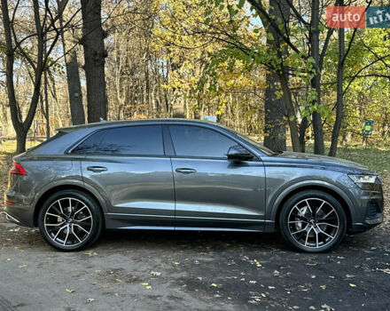 Серый Ауди Q8, объемом двигателя 3 л и пробегом 140 тыс. км за 51300 $, фото 2 на Automoto.ua
