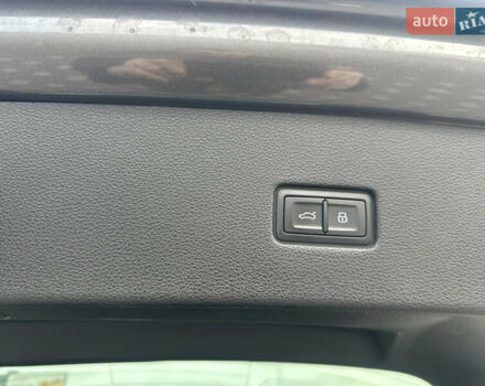 Сірий Ауді Q8, об'ємом двигуна 2.97 л та пробігом 130 тис. км за 65000 $, фото 12 на Automoto.ua