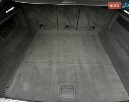 Серый Ауди Q8, объемом двигателя 3 л и пробегом 122 тыс. км за 56500 $, фото 21 на Automoto.ua