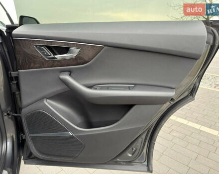 Серый Ауди Q8, объемом двигателя 3 л и пробегом 127 тыс. км за 47999 $, фото 59 на Automoto.ua