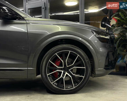 Серый Ауди Q8, объемом двигателя 3 л и пробегом 84 тыс. км за 53000 $, фото 4 на Automoto.ua