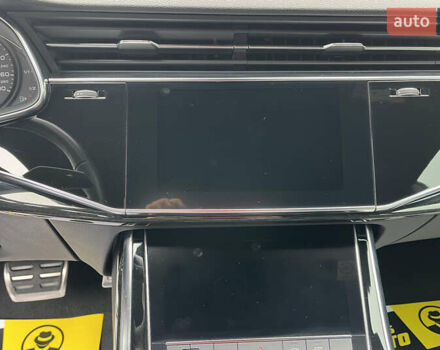 Сірий Ауді Q8, об'ємом двигуна 3 л та пробігом 85 тис. км за 55900 $, фото 16 на Automoto.ua