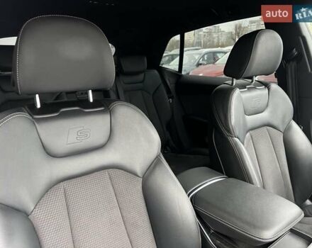 Сірий Ауді Q8, об'ємом двигуна 2.97 л та пробігом 78 тис. км за 65099 $, фото 26 на Automoto.ua