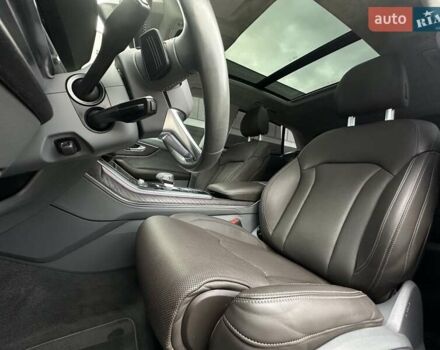 Серый Ауди Q8, объемом двигателя 3 л и пробегом 122 тыс. км за 56500 $, фото 41 на Automoto.ua