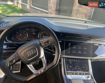 Сірий Ауді Q8, об'ємом двигуна 2.97 л та пробігом 164 тис. км за 59000 $, фото 5 на Automoto.ua