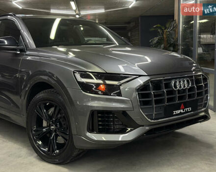 Серый Ауди Q8, объемом двигателя 3 л и пробегом 74 тыс. км за 54500 $, фото 3 на Automoto.ua