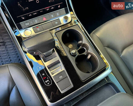 Серый Ауди Q8, объемом двигателя 3 л и пробегом 150 тыс. км за 40900 $, фото 20 на Automoto.ua