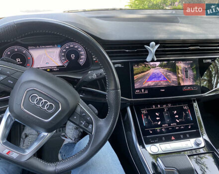 Сірий Ауді Q8, об'ємом двигуна 2.97 л та пробігом 95 тис. км за 58500 $, фото 15 на Automoto.ua