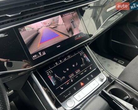 Сірий Ауді Q8, об'ємом двигуна 2.97 л та пробігом 78 тис. км за 65099 $, фото 50 на Automoto.ua