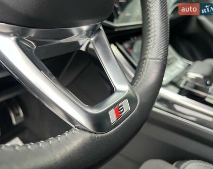 Сірий Ауді Q8, об'ємом двигуна 2.97 л та пробігом 78 тис. км за 65099 $, фото 47 на Automoto.ua